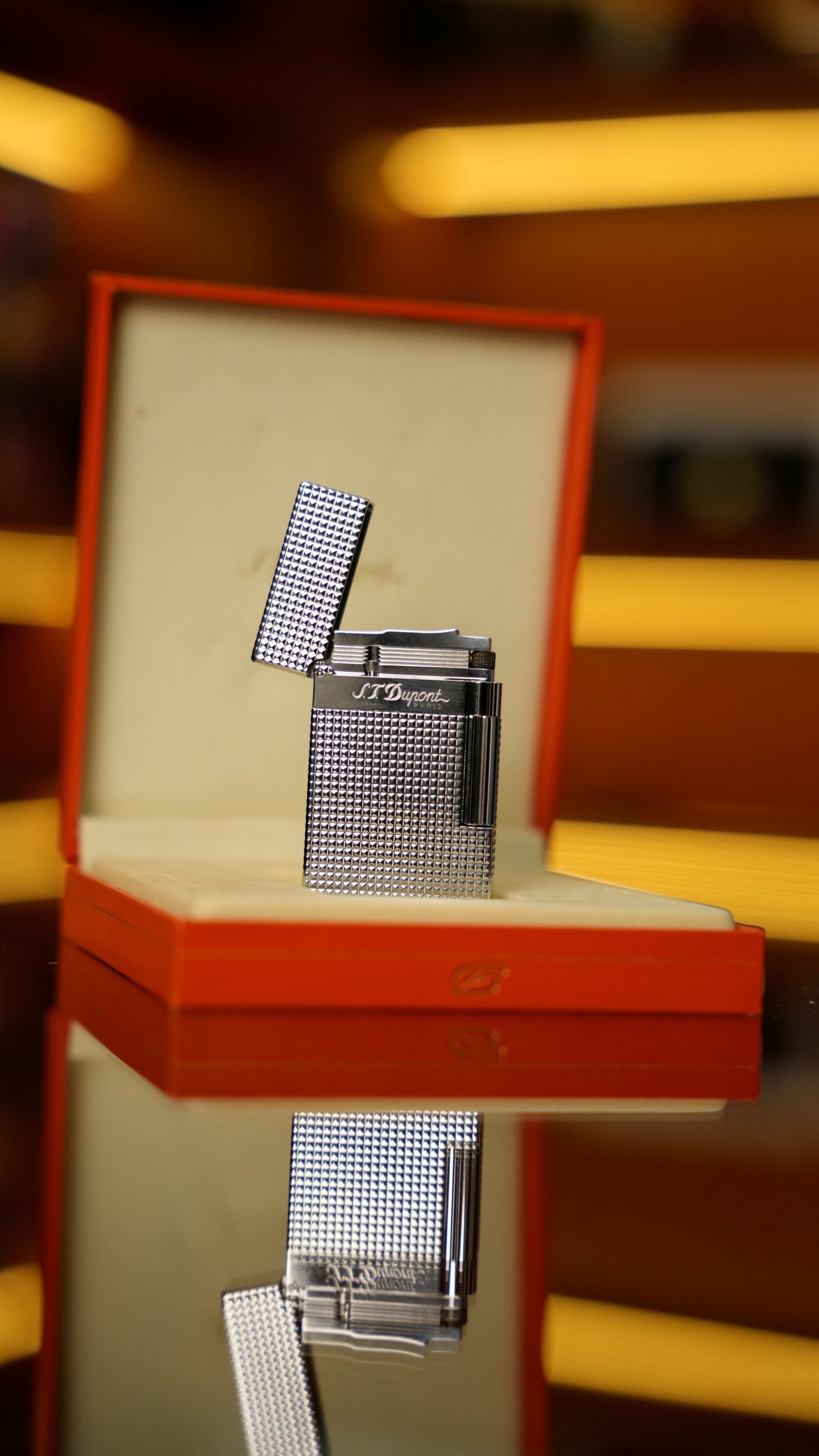 S.T. Dupont Lüks Çakmak – Gümüş Desenli
