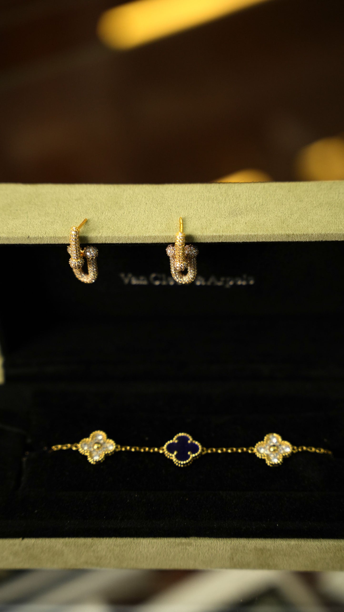 Van Cleef & Arpels Vintage Alhambra Bileklik – Altın Lacivert