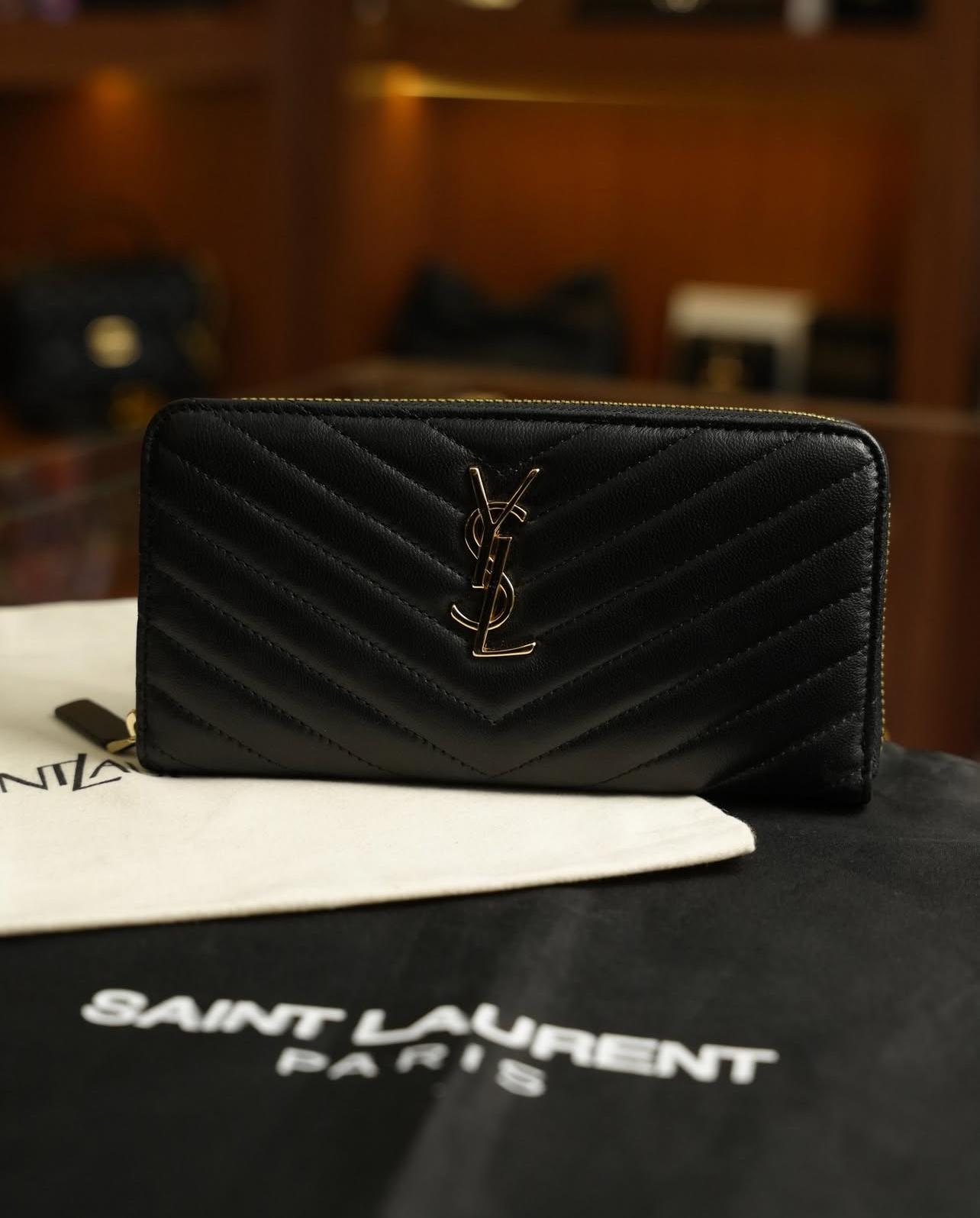 Saint Laurent YSL Logolu Kapitone Deri Cüzdan – Siyah