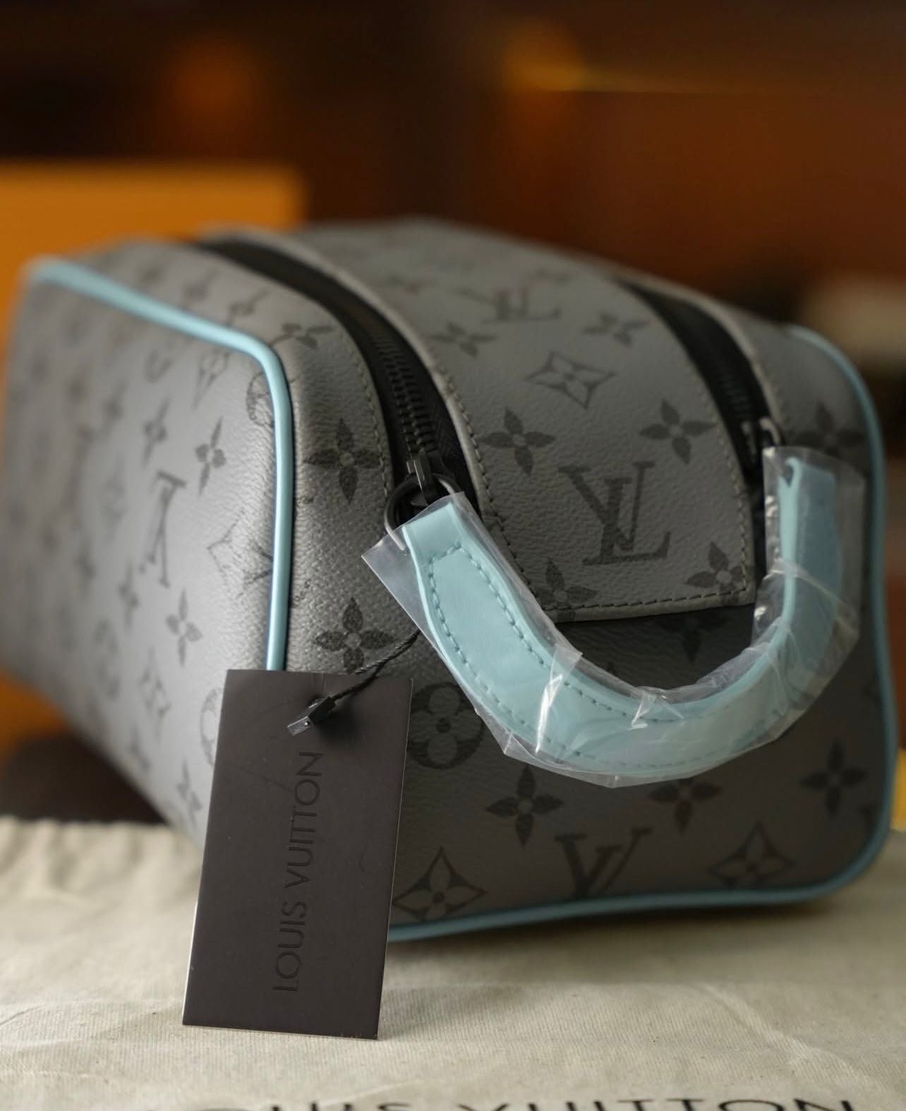 Louis Vuitton Monogram Erkek Seyahat & Kozmetik Çantası – Gri