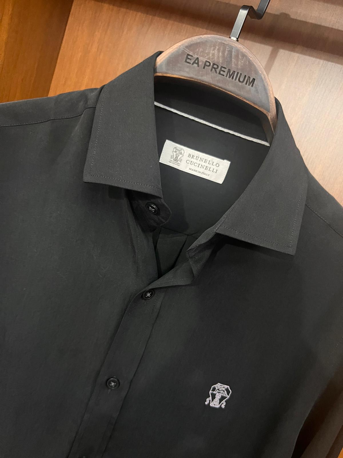 Brunello Cucinelli Siyah Keten Gömlek – Hafif Kumaş, Modern Kesim (Erkek)
