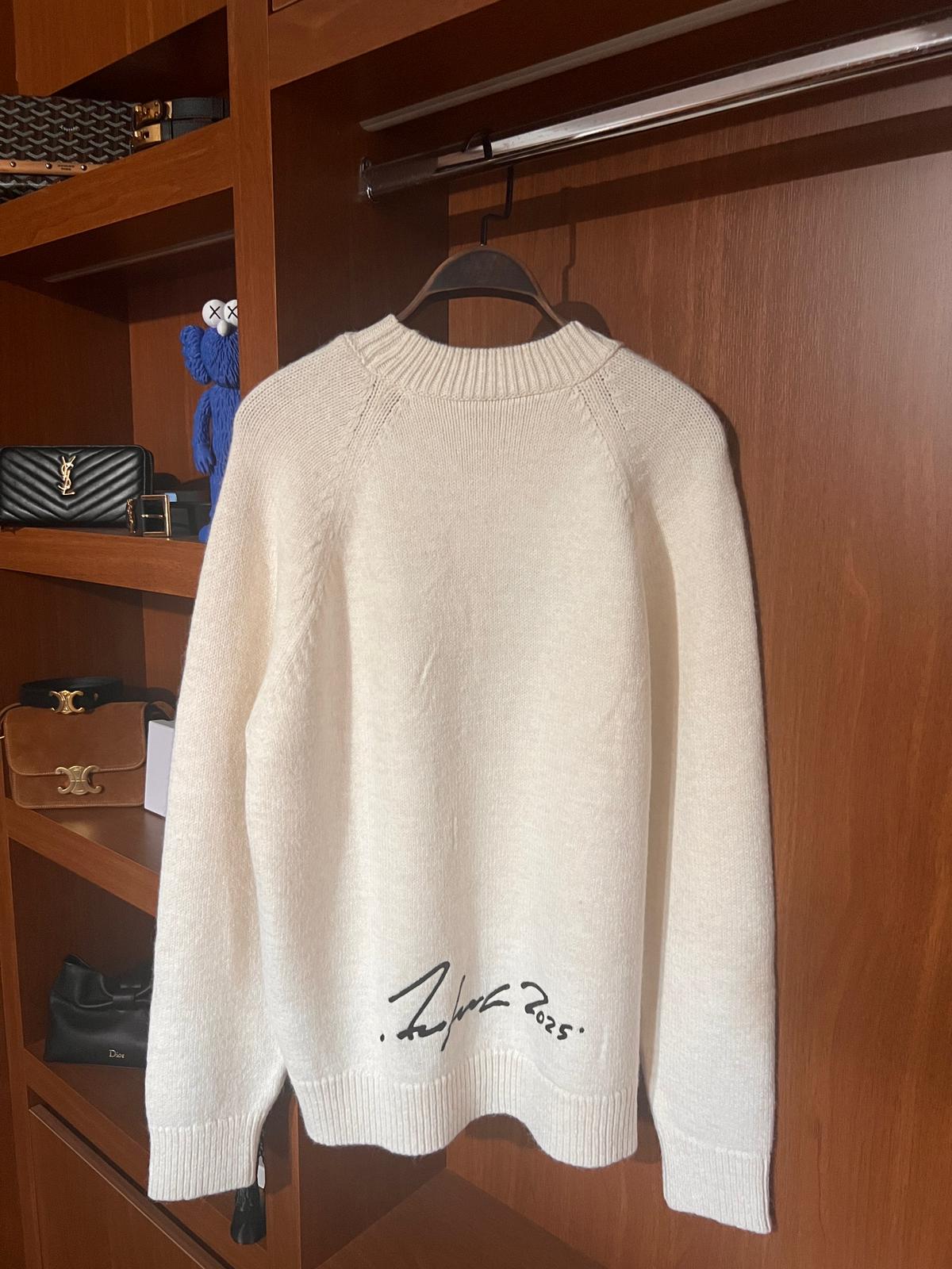 KENZO Beyaz Premium Kazak – Modern Kesim, Minimal Tasarım, Logo Detaylı (Erkek)