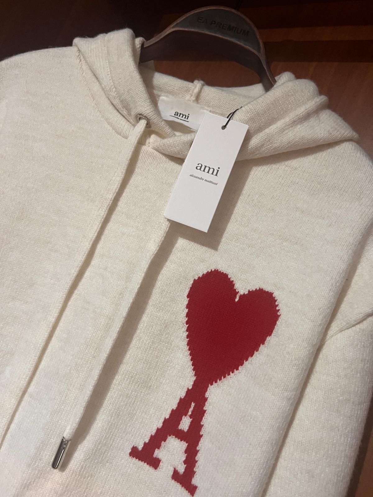 Ami Paris Premium Kazak – Modern Kesim, Minimal Tasarım, Logo Detaylı (Erkek)
