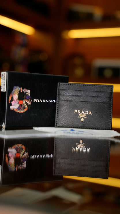 Prada Saffiano Deri Kartlık – Siyah (Logo)