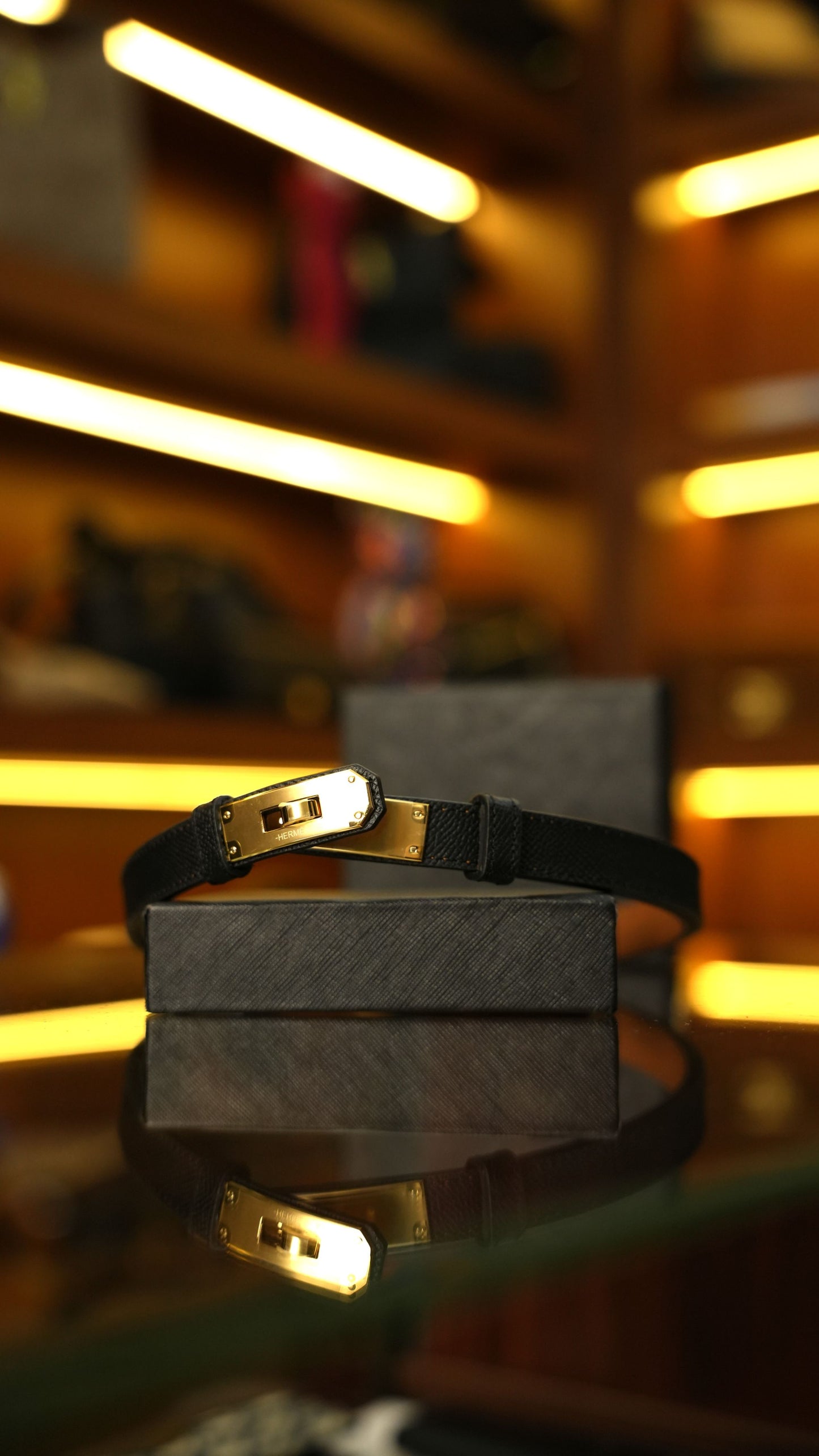 Hermès Kelly Kemer – Siyah Altın