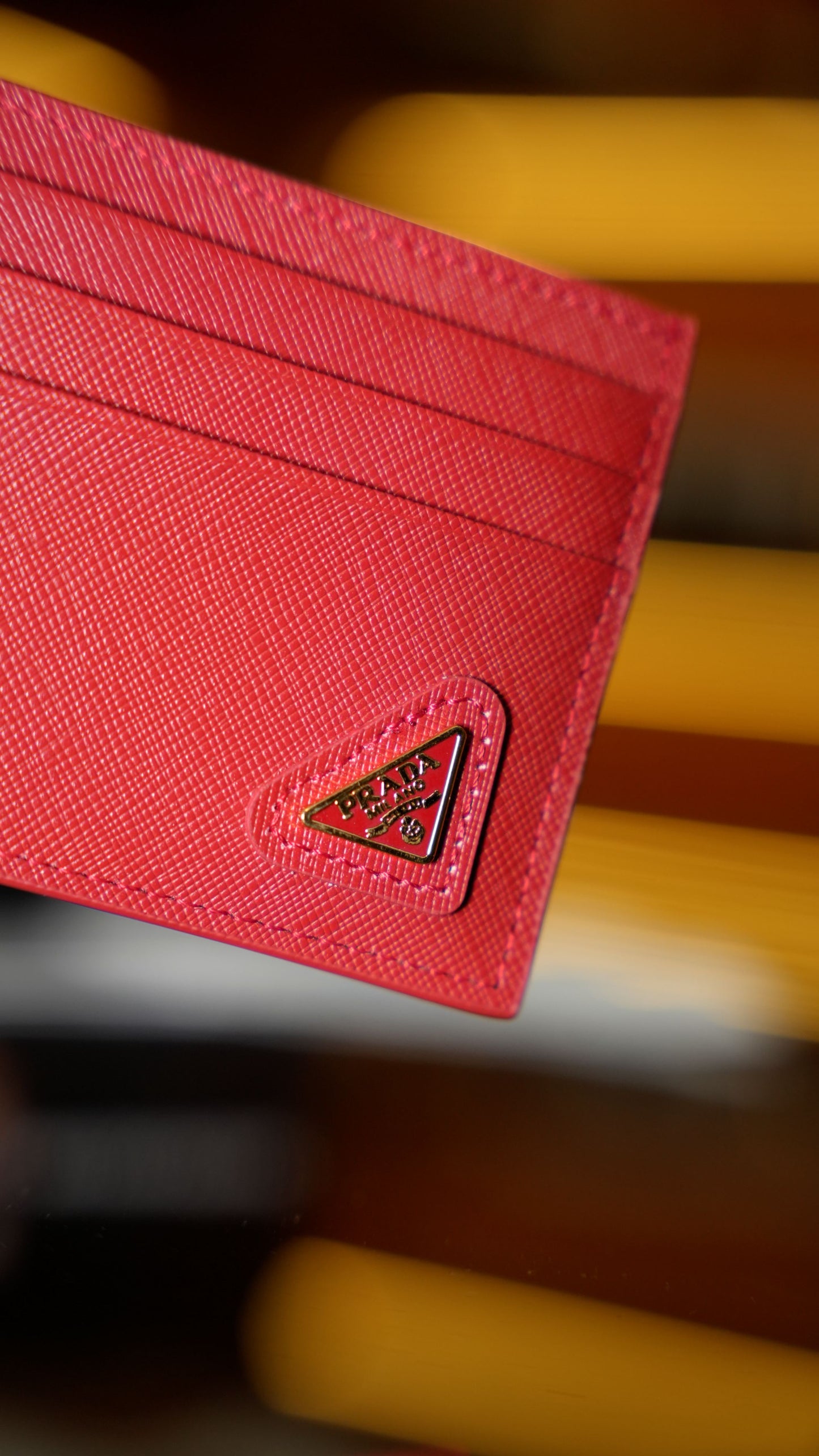 Prada Saffiano Deri Kartlık – Kırmızı