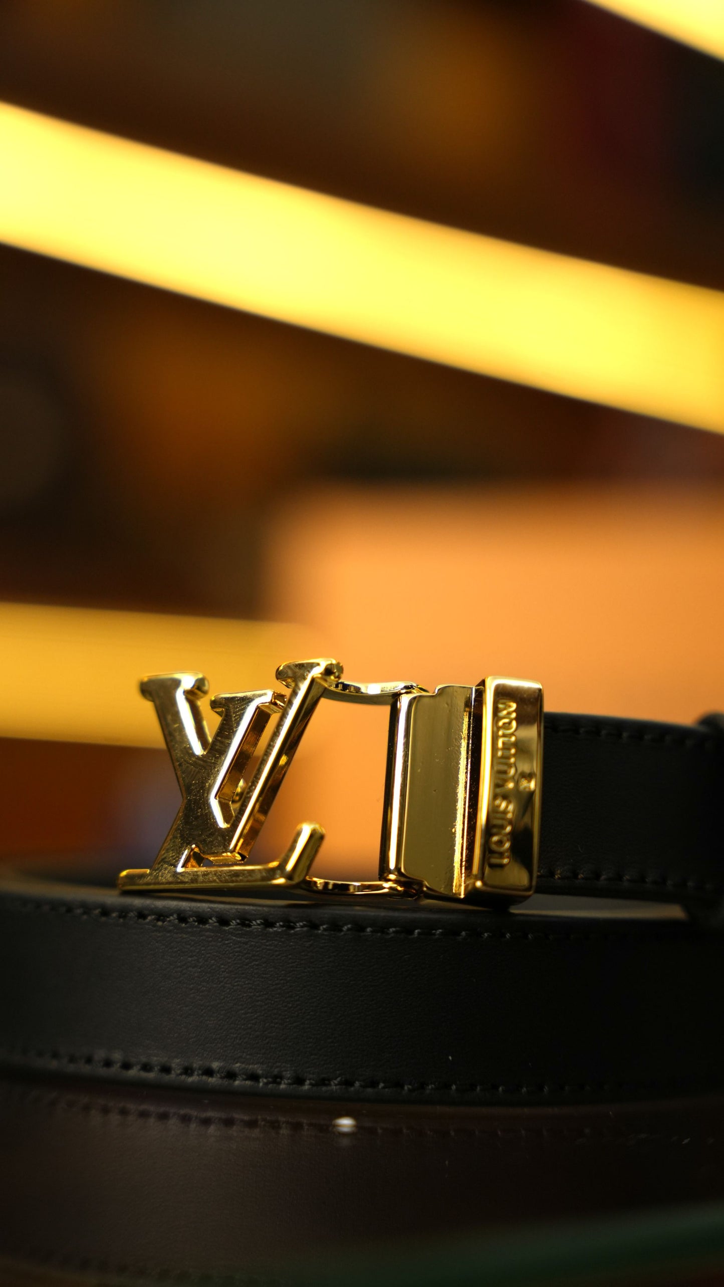 Louis Vuitton LV Logo Kemer – Siyah Altın