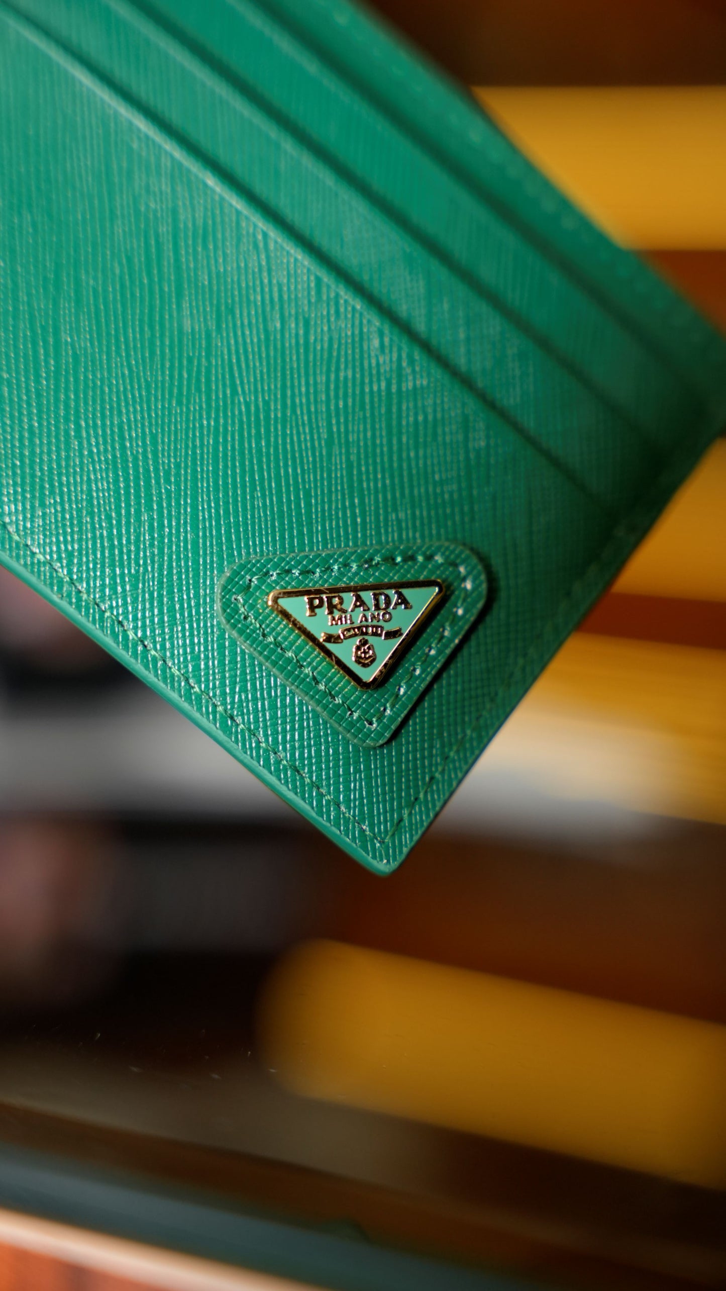 Prada Saffiano Deri Kartlık – Yeşil