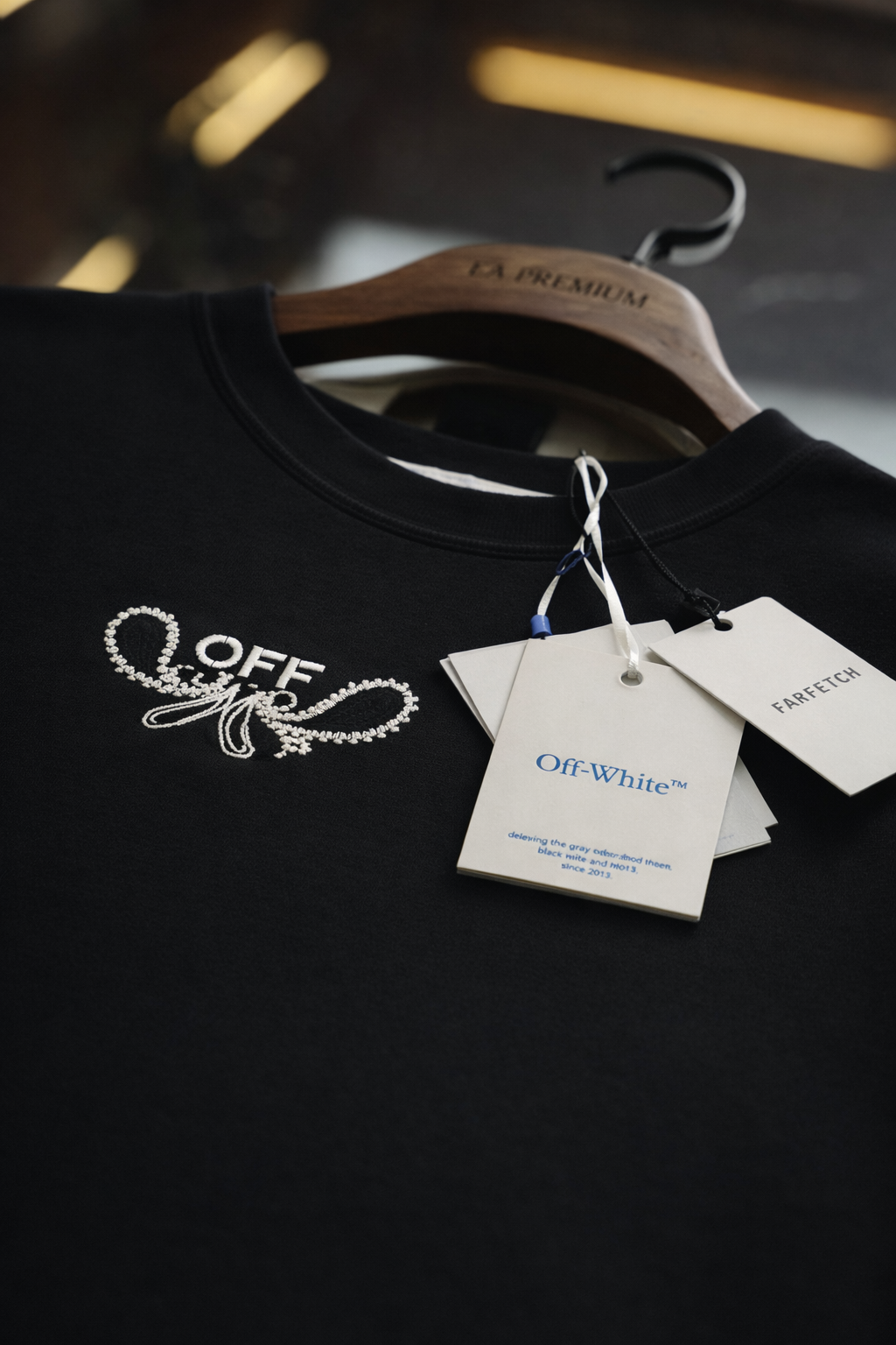 Off-White™ Nakış İşlemeli Bisiklet Yaka T-Shirt - Siyah