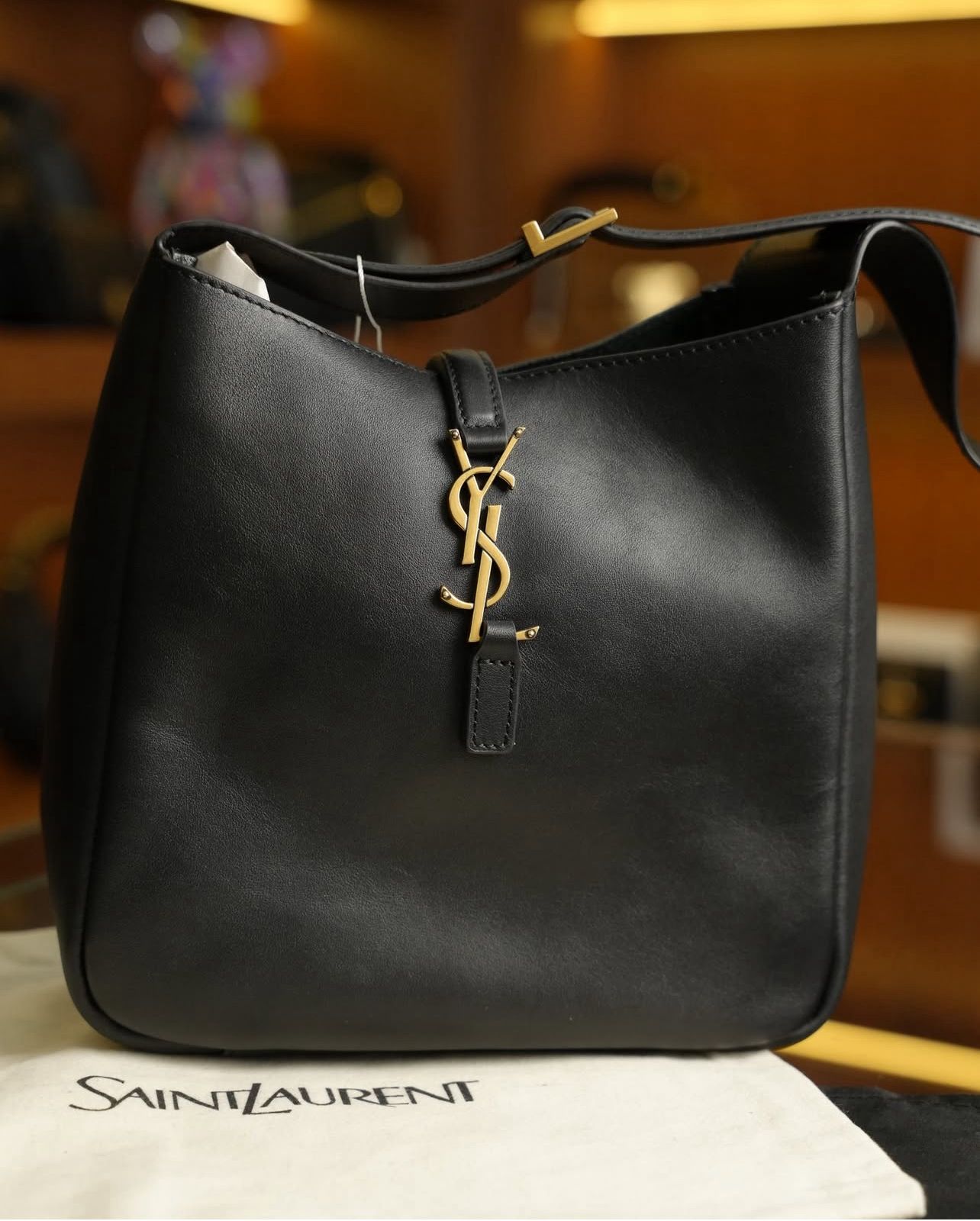 YSL Hobo Deri Omuz Çantası – Siyah