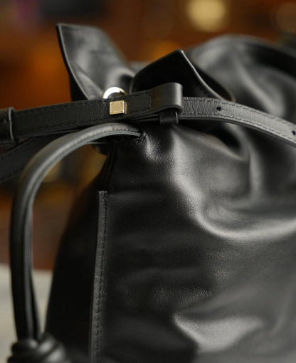Loewe Flamenco Deri Büzgülü Çanta – Siyah
