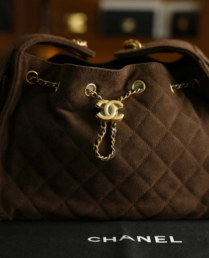 Chanel Süet Kapitone Bucket Çanta – Kahverengi