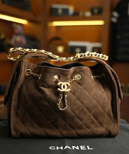 Chanel Süet Kapitone Bucket Çanta – Kahverengi