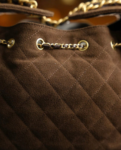 Chanel Süet Kapitone Bucket Çanta – Kahverengi