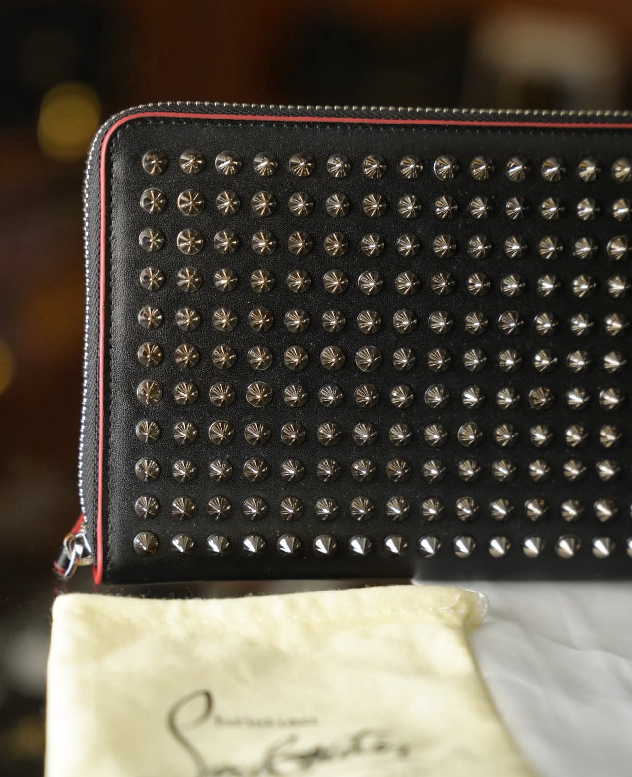 Christian Louboutin Studded Deri Cüzdan – Siyah