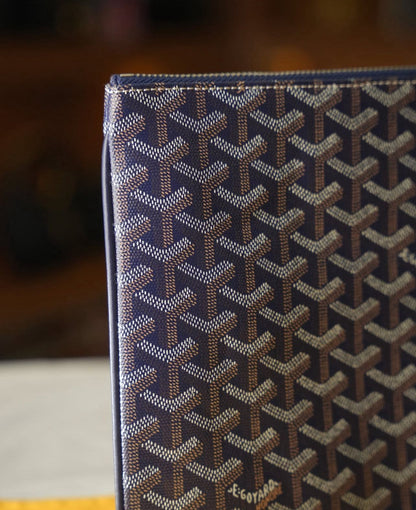 Goyard Monogram Fermuarlı Clutch – Lacivert