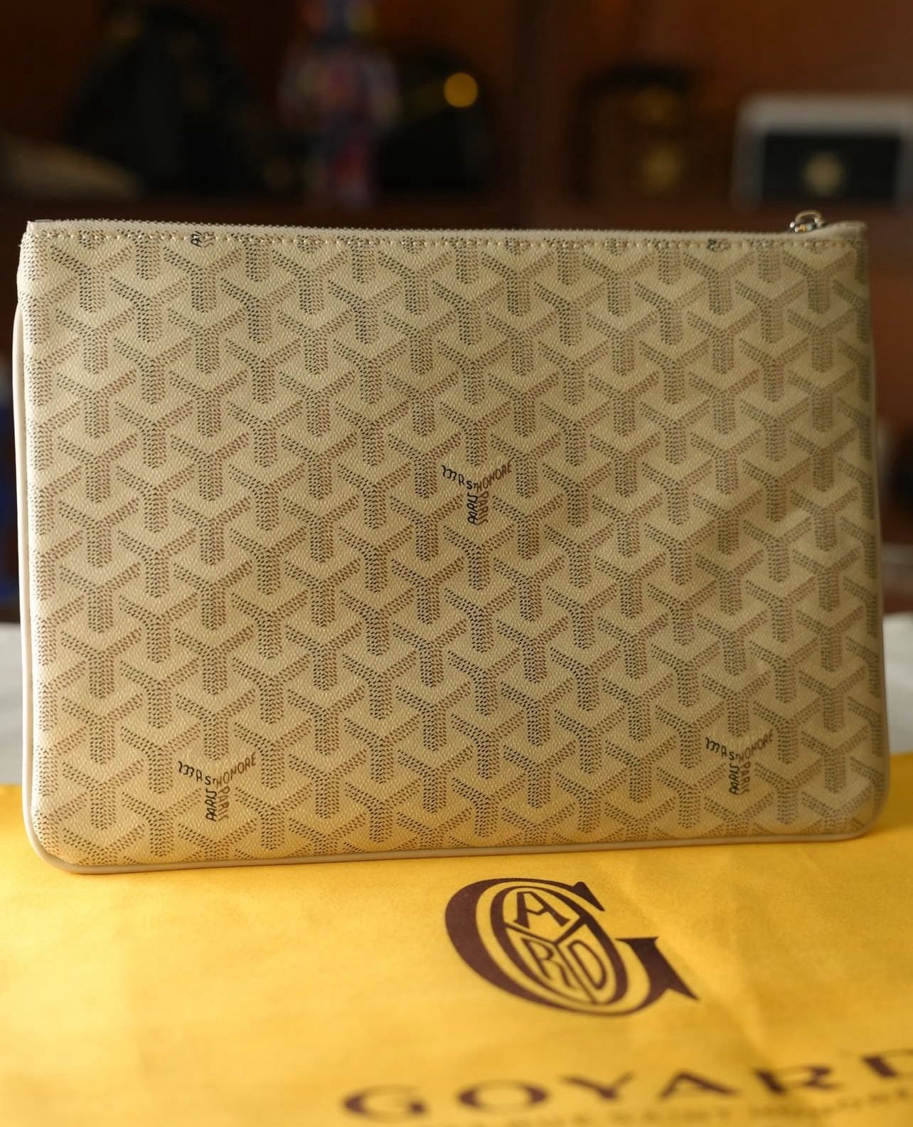 Goyard Monogram Fermuarlı Clutch – Bej