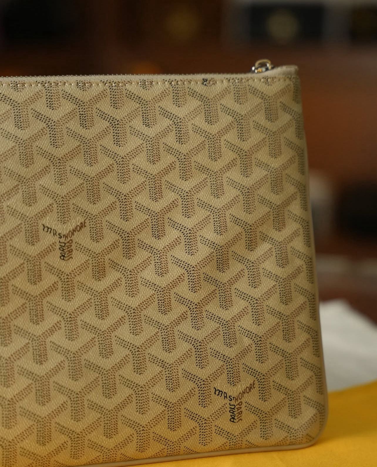 Goyard Monogram Fermuarlı Clutch – Bej