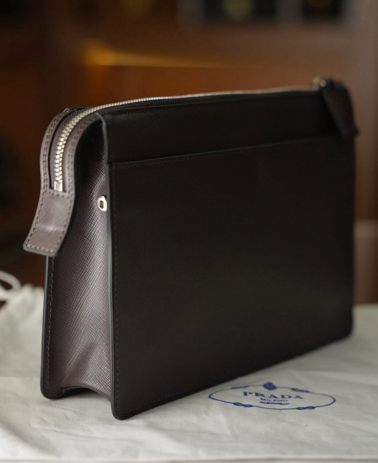 Prada Fermuarlı Deri Organizer Çanta – Kahverengi