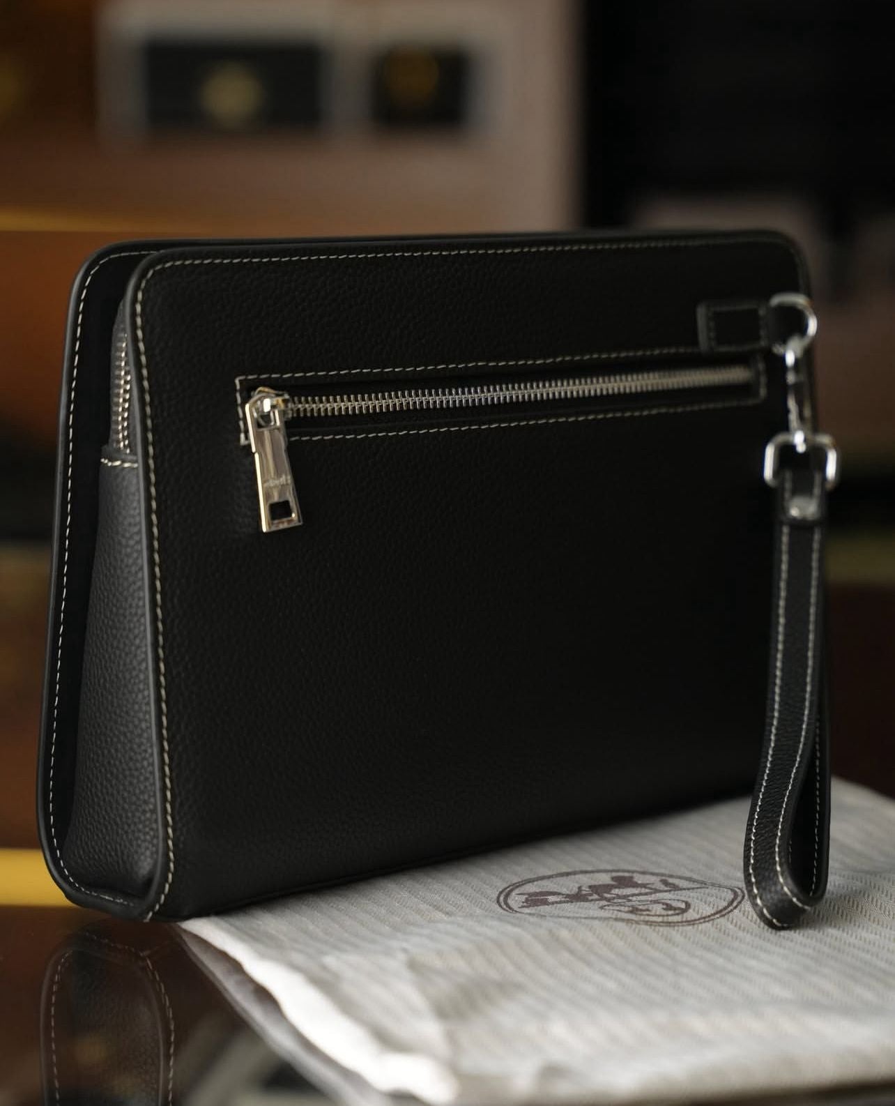 Hermès Paris H Logolu Deri Clutch / El Çantası – Siyah