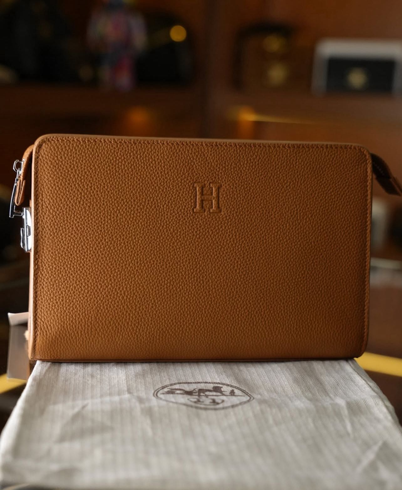 Hermès H Logolu Deri Clutch / El Çantası – Taba
