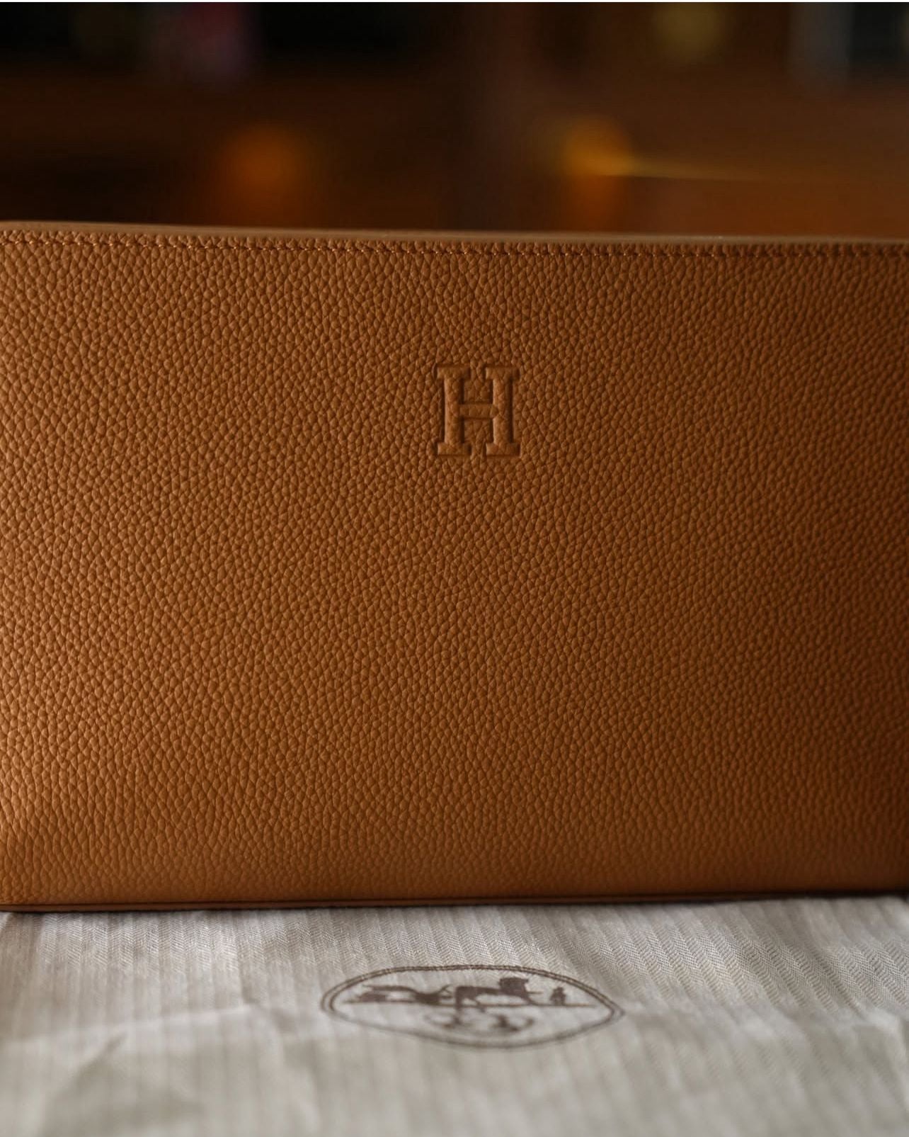 Hermès H Logolu Deri Clutch / El Çantası – Taba