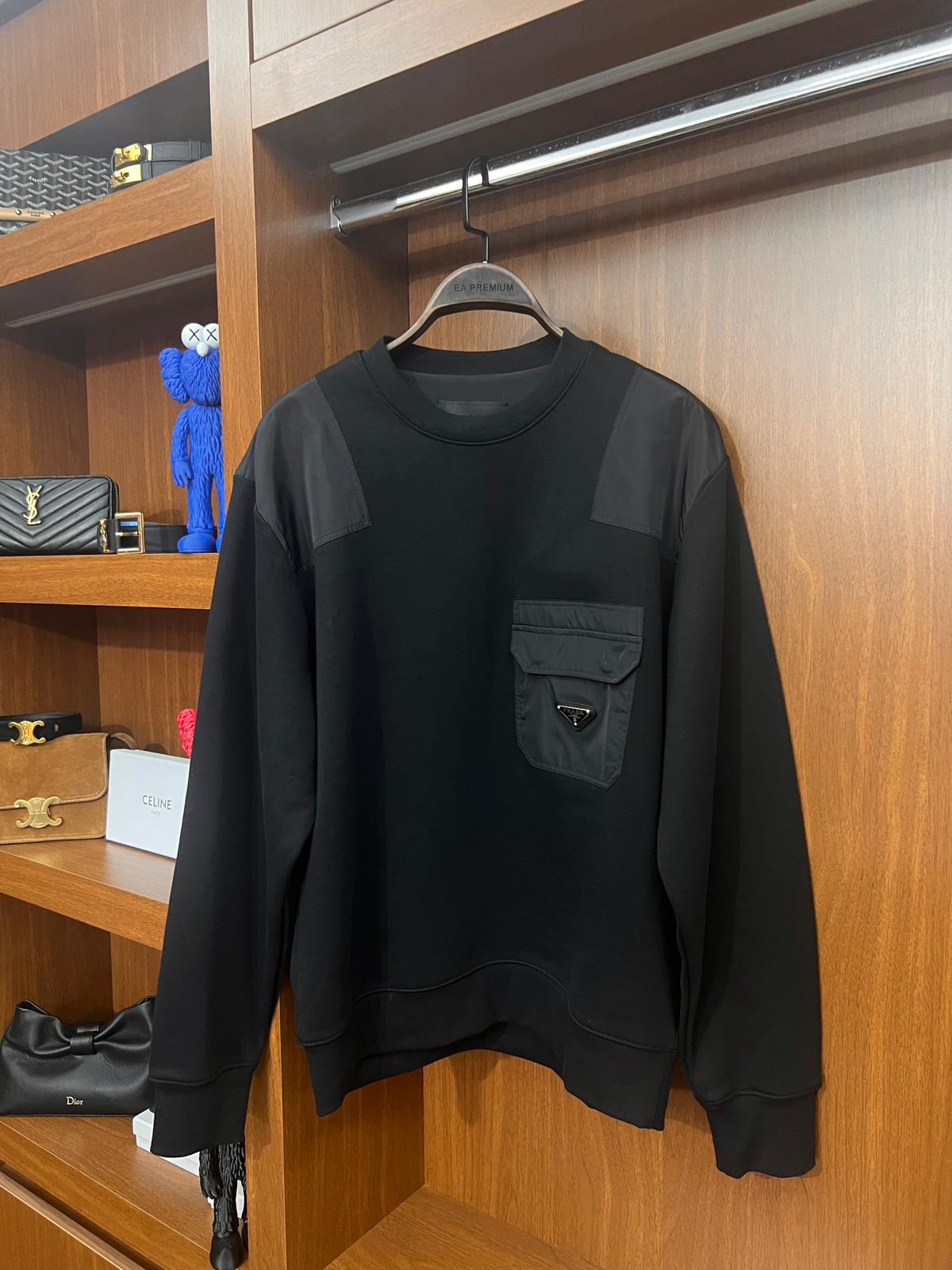 Prada Siyah Minimal Logo Detaylı Sweatshirt -Siyah Premium