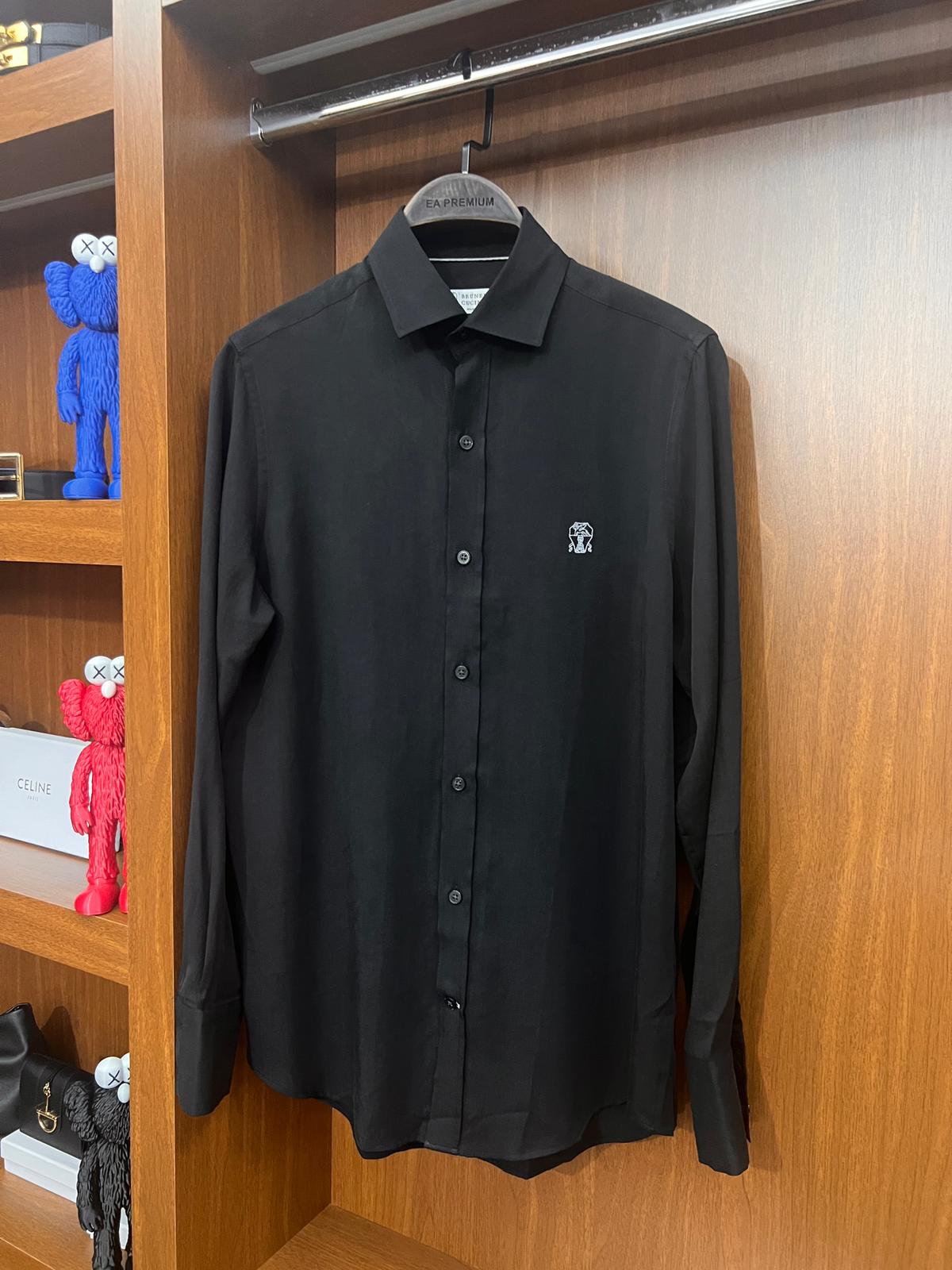 Brunello Cucinelli Siyah Keten Gömlek – Hafif Kumaş, Modern Kesim (Erkek)