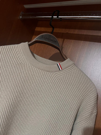 Moncler Taş Rengi Premium Kazak – Modern Kesim, Minimal Tasarım, Logo Detaylı (Erkek)