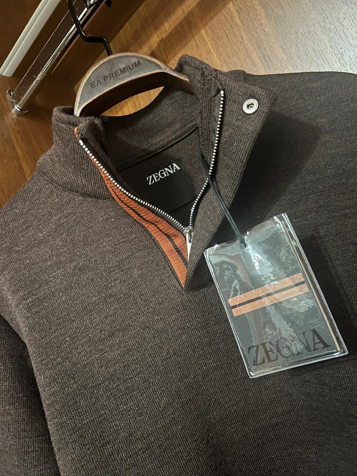Zegna  Kazak – Modern Kesim, Minimal Tasarım, Logo Detaylı (Erkek)