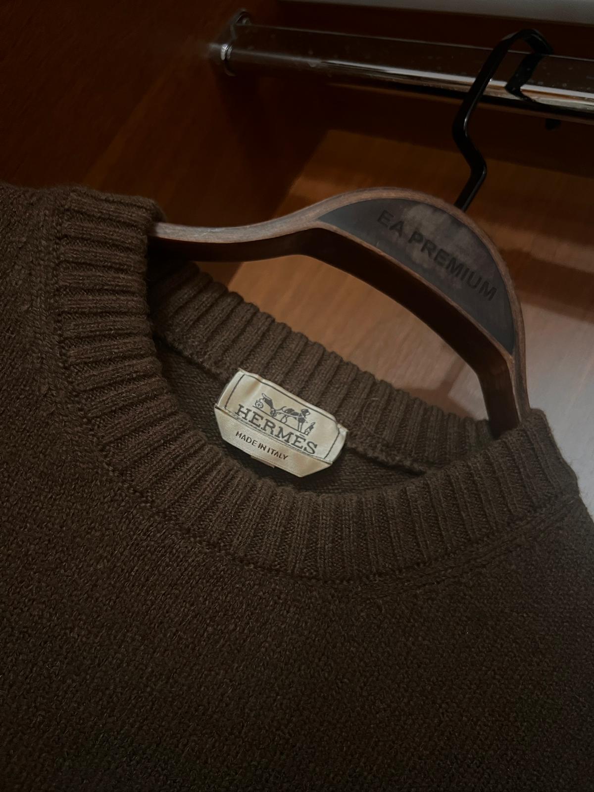 Hermes  Kazak – Modern Kesim, Minimal Tasarım, Logo Detaylı (Erkek)