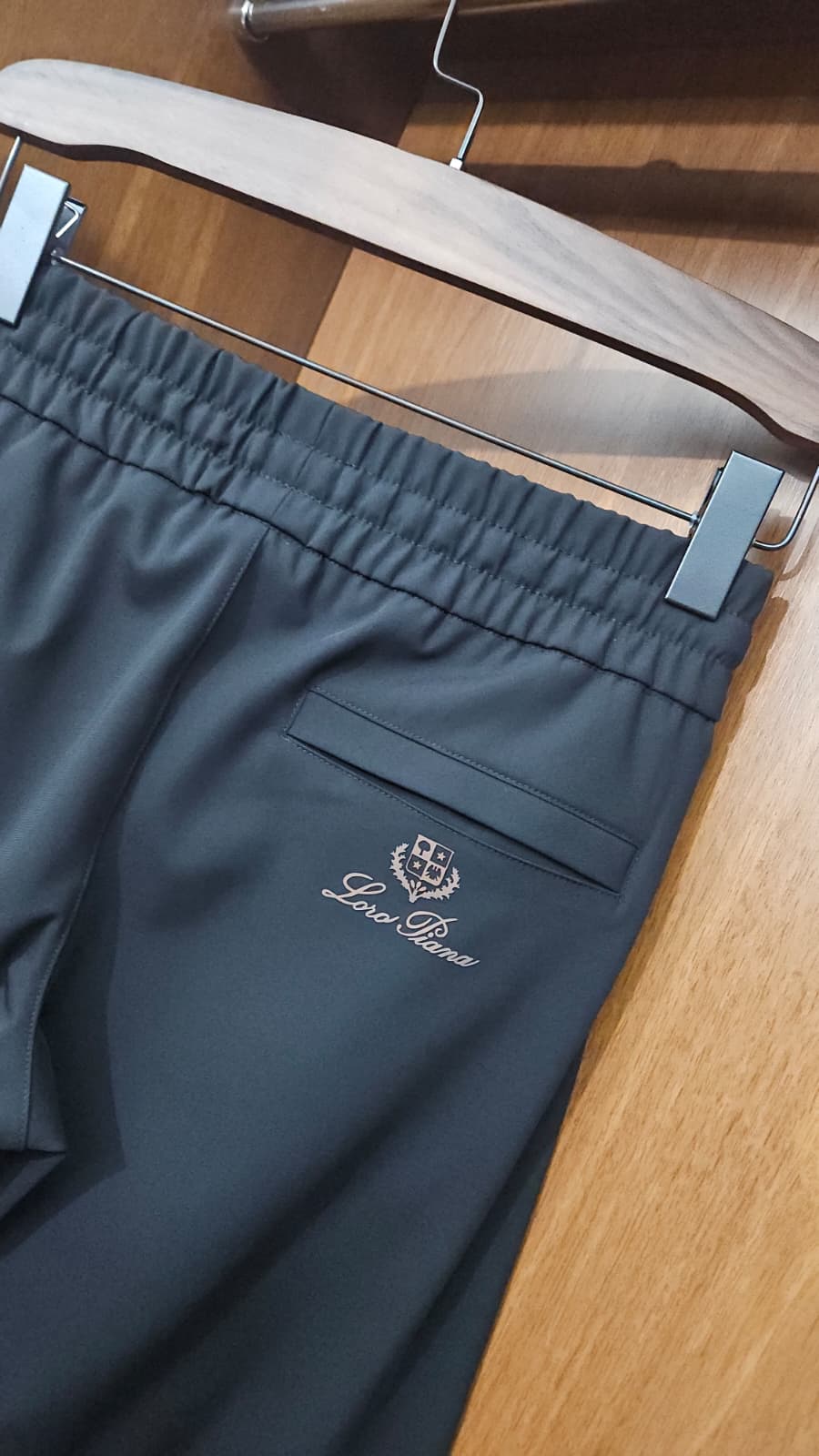 Loro Piana İkonik Arma Nakışlı Siyah Jogger Pantolon