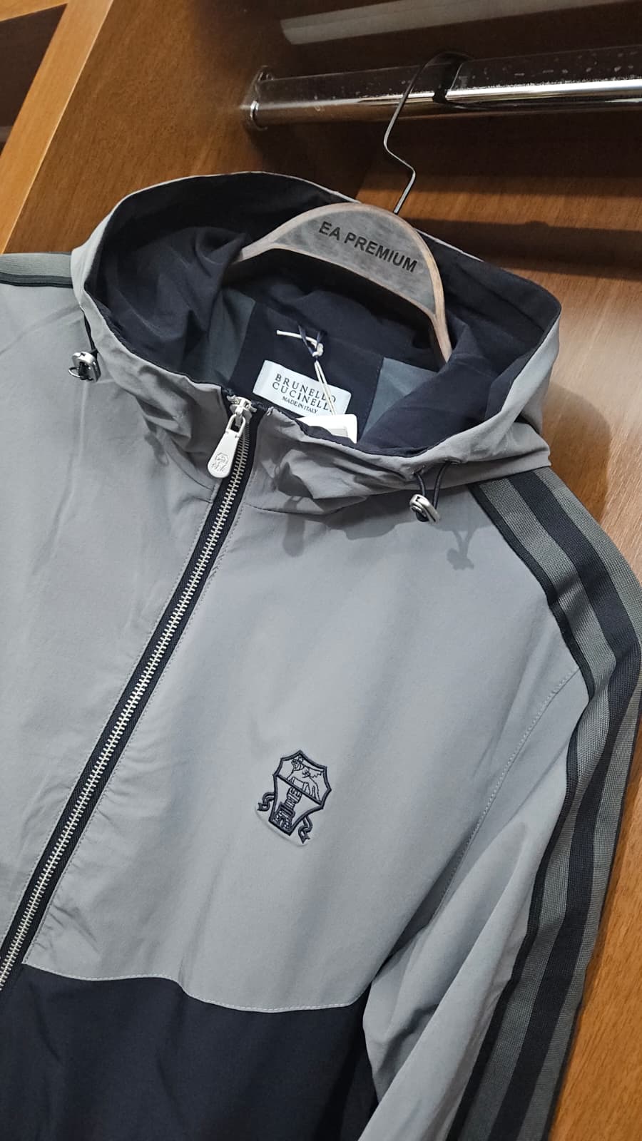 Loro Piana Kapüşonlu Rüzgarlık ve Lastikli Bel Jogger Takımı