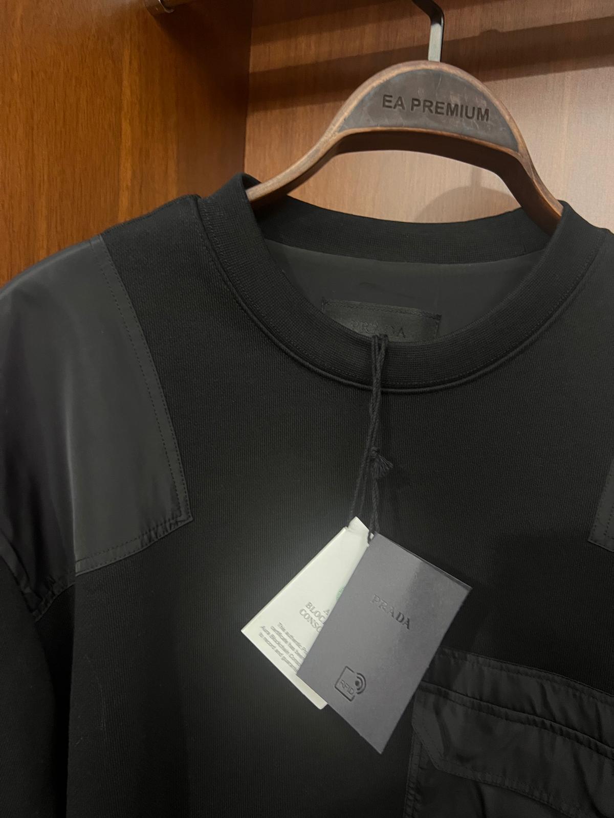 Prada Siyah Minimal Logo Detaylı Sweatshirt -Siyah Premium
